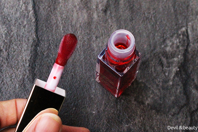 clarins-instant-light-lip-comfort-oil-redberry3 - image