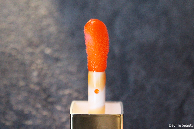clarins-instant-light-lip-comfort-oil-tangerine-7 - image